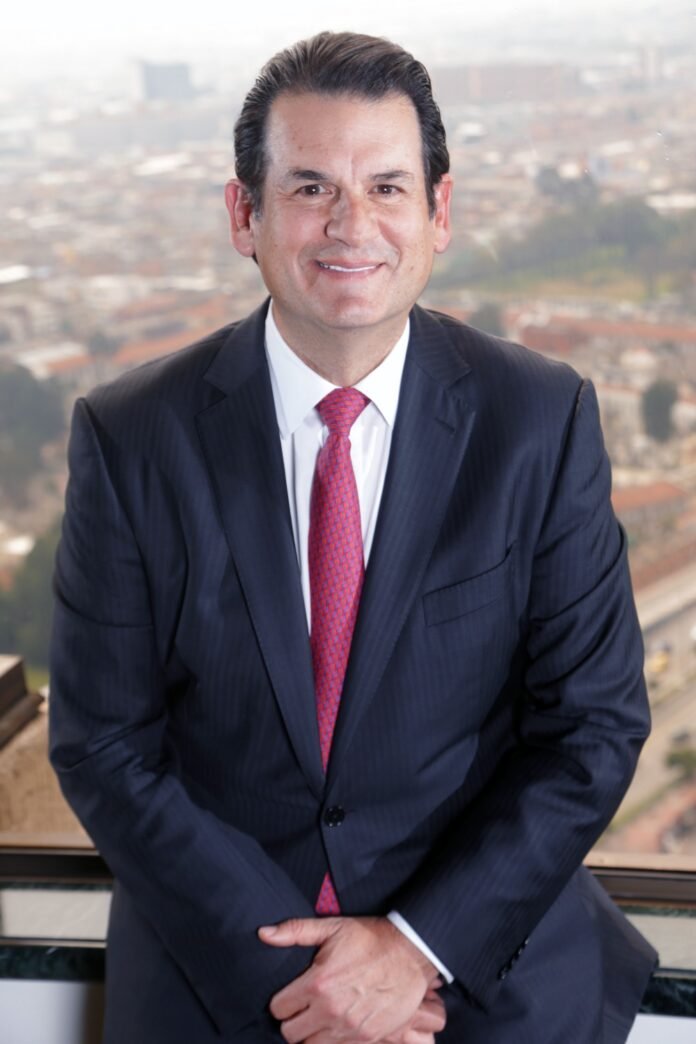 Luis Carlos Sarmiento Gutierrez, Presidente de Grupo Aval.