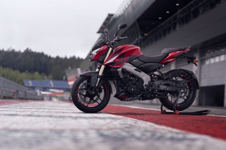 Salió a la luz la nueva Pulsar NS400Z, un lanzamiento esperado en el mercado internacional de motos