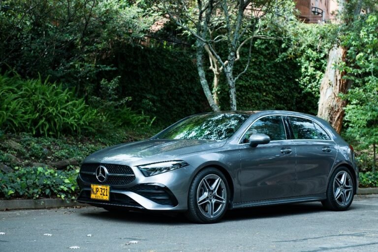 Mercedes-Benz revoluciona la movilidad eléctrica con pintura solar innovadora