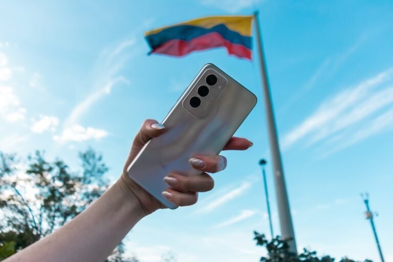 OPPO Reno12 revoluciona el mercado con IA, diseño premium y alta productividad