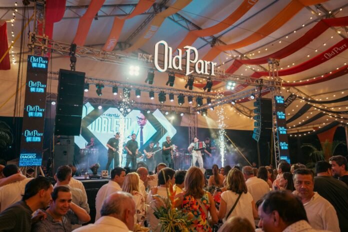Old Parr Transforma la Fonda Paisa en la Feria de las Flores de Medellín