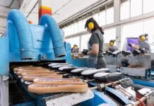 Bata Colombia: 57 años de liderazgo, innovación y empleo en el calzado nacional Manufacturera Manisol y Bata: 57 Años Impulsando la Industria del Calzado en Colombia.