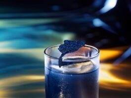 El Azulón, el coctel de Johnnie Walker Blue Label con sabor a selva Tendencia de Lujo: ¿Por Qué El Azulón es el Coctel de la Temporada en La Sala de Laura?
