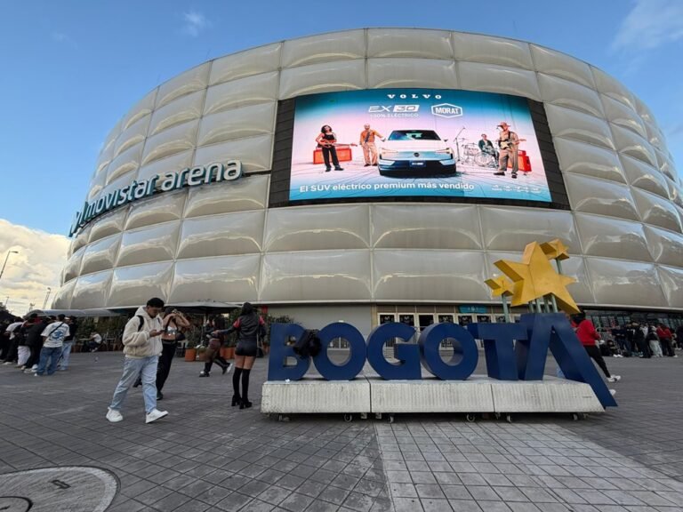 Volvo y Movistar Arena: Más Puntos de Carga Eléctrica Impulsan la Electromovilidad en Bogotá.