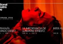 National Theatre Live 2026: El mejor teatro británico llega a Cine Colombia Gillian Anderson y Rosamund Pike encabezan la temporada National Theatre Live 2026