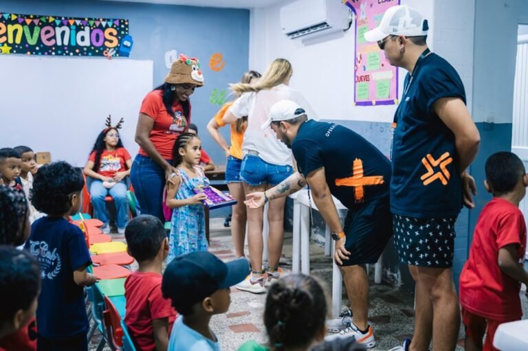 Más que un viaje de graduación: Xcape alegra la Navidad en La Boquilla